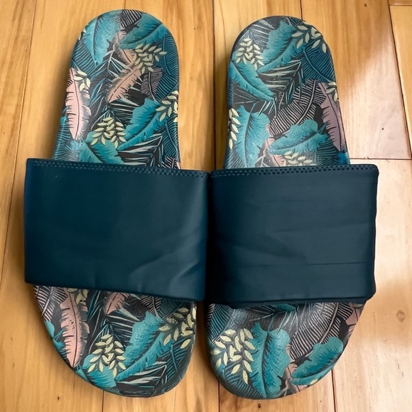 American Eagle Outfitters Other - American Eagle Men’s Slide on Sandal Size: 11